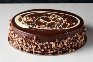 Chocolate_Truffle_Cake__57392.1496283984.650.365